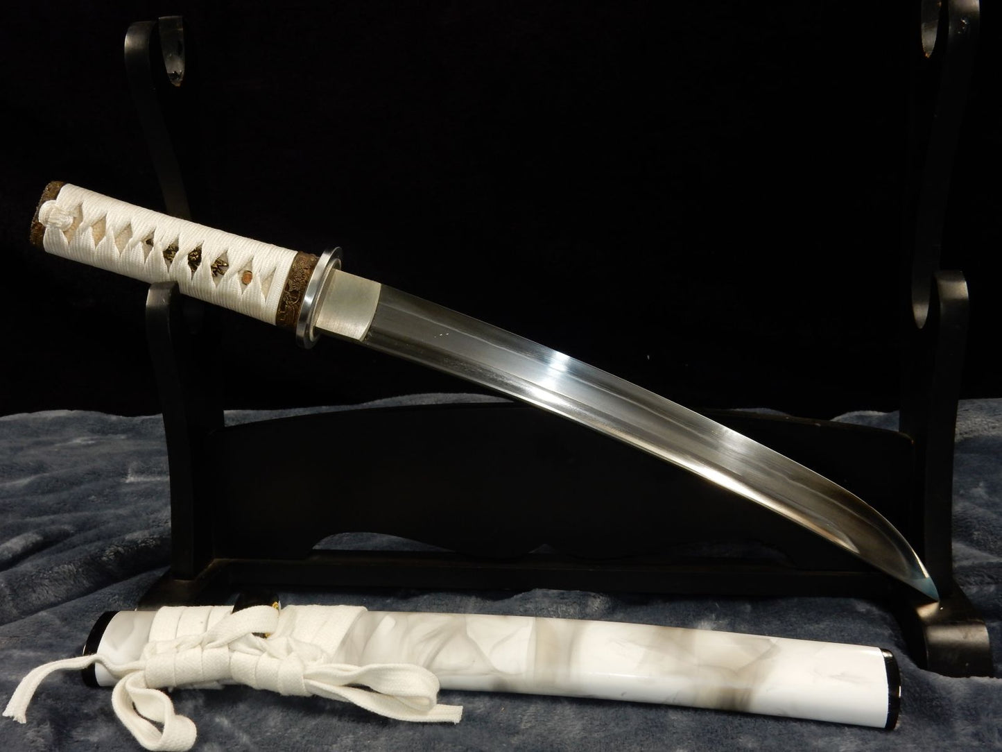 White Tanto