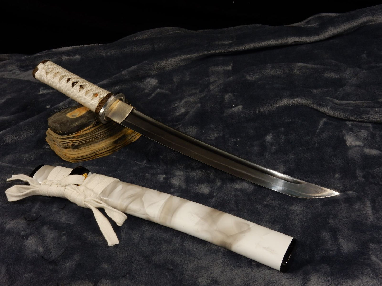 White Tanto